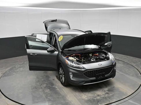 Used 2021 Ford Escape Titanium image 39