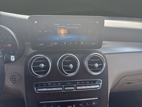 Used 2022 Mercedes-Benz GLC 300 GLC 300 image 17