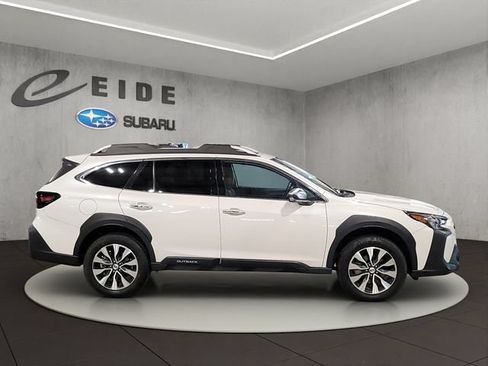 Used 2024 Subaru Outback Touring AWD/4WD image 15
