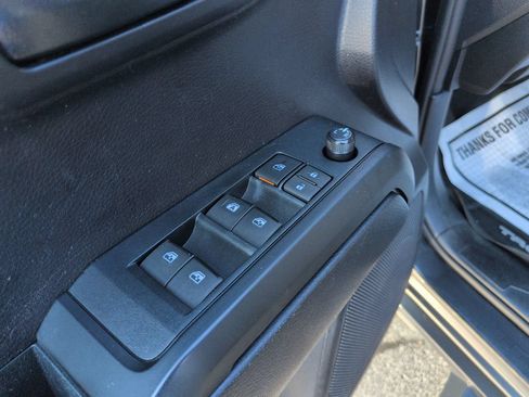Used 2020 Toyota Tacoma SR AWD/4WD image 11