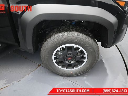 New 2026 Toyota Tacoma TRD Off-Road w/ TRD Off Road Upgrade Package AWD/4WD image 32