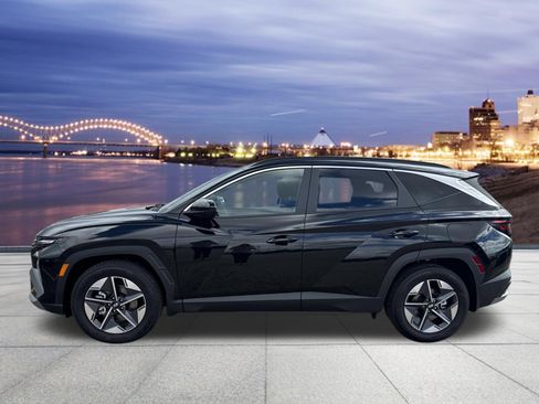 Used 2026 Hyundai Tucson SEL FWD image 2