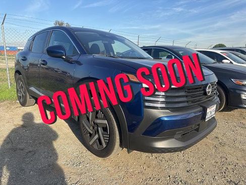 Certified 2025 Nissan Kicks SV image 1