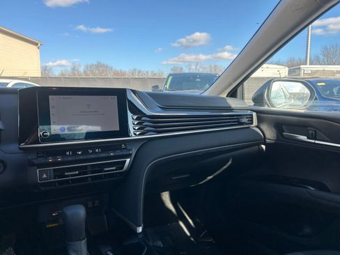 Used 2025 Toyota Camry LE image 35