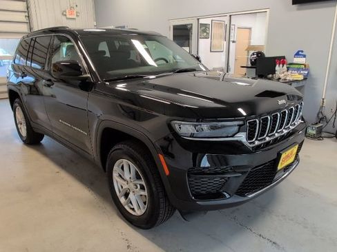 New 2025 Jeep Grand Cherokee Laredo X w/ Luxury Tech Group I AWD/4WD image 7