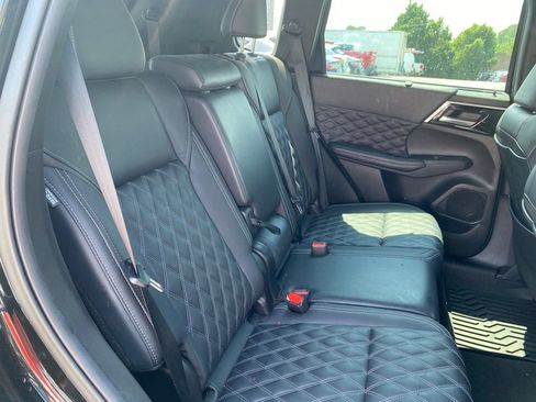 Used 2023 Mitsubishi Outlander SEL FWD image 19