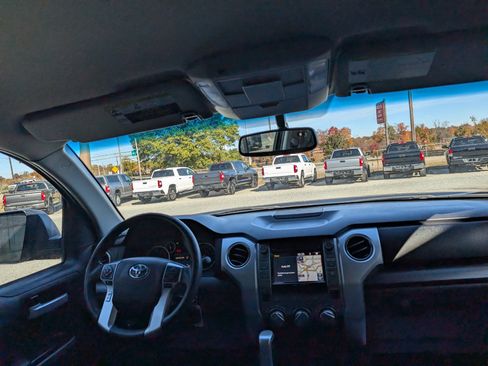 Used 2017 Toyota Tundra SR5 w/ SR5 Upgrade Package image 15