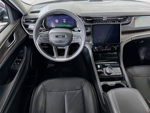 Used 2022 Jeep Grand Cherokee Limited 4xe image 4