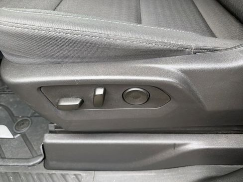 Used 2025 Chevrolet Silverado 2500 Custom w/ Custom Value Package image 17