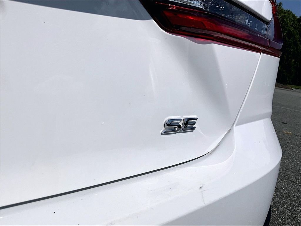 Used 2025 Toyota Camry SE FWD image 29
