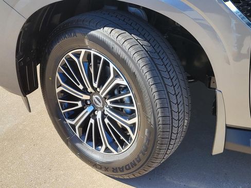 New 2026 Nissan Armada SL w/ Captain's Chari Seat Package image 11