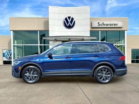 Certified 2024 Volkswagen Tiguan SE AWD/4WD image 1