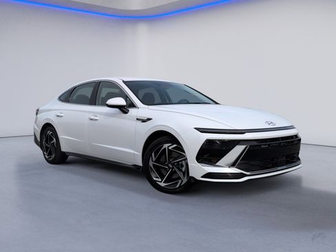 New 2026 Hyundai Sonata SEL FWD image 2