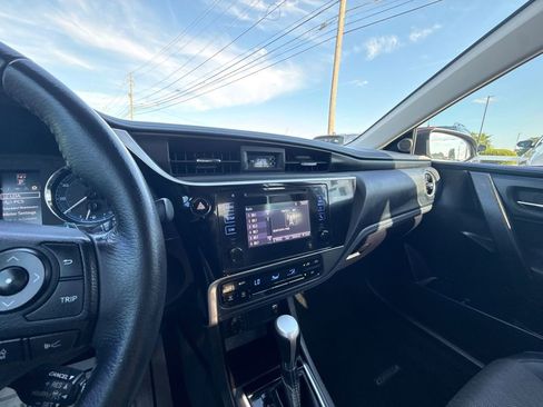 Used 2018 Toyota Corolla SE FWD image 28