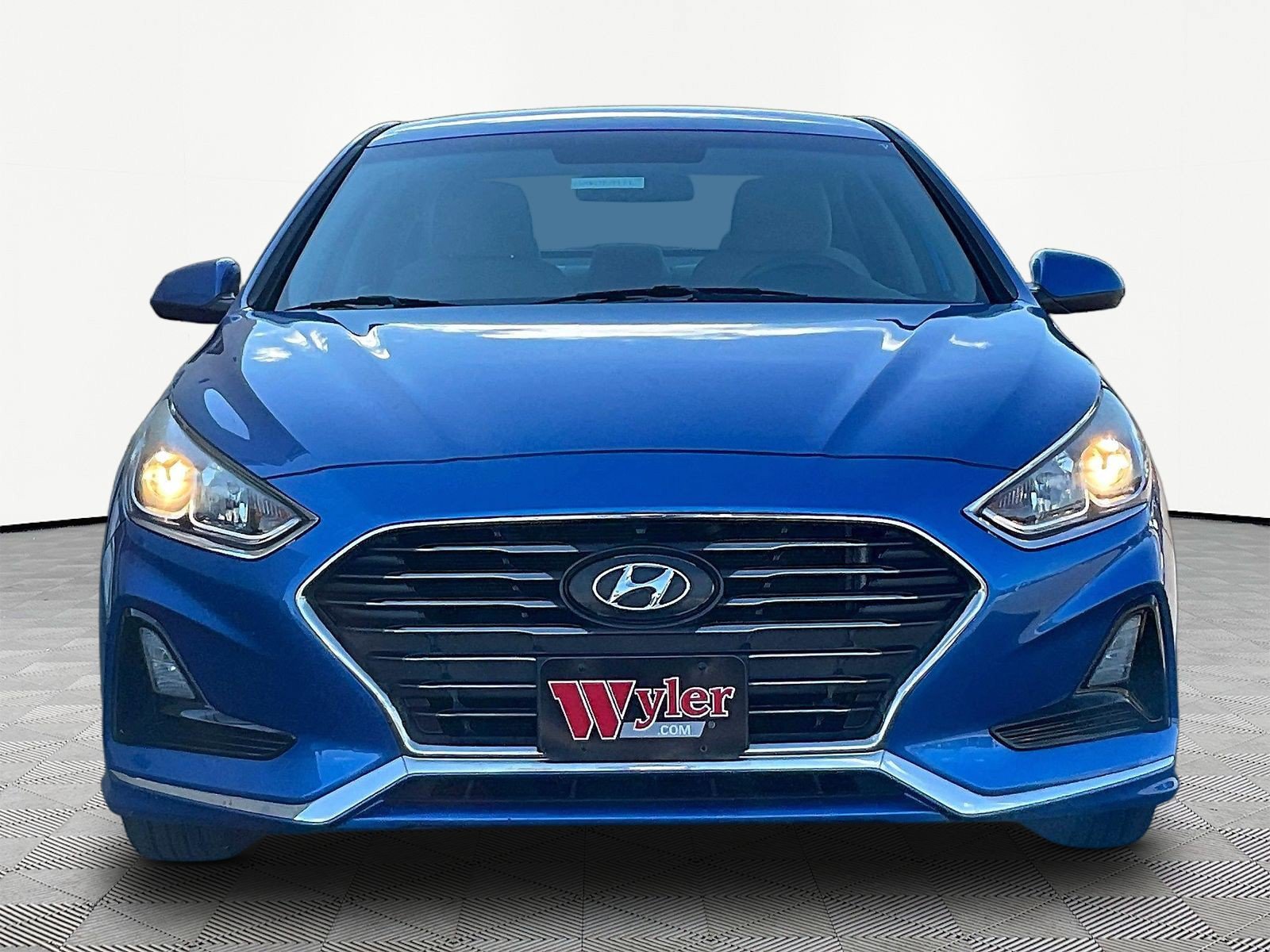 Used 2018 Hyundai Sonata SE FWD image 2