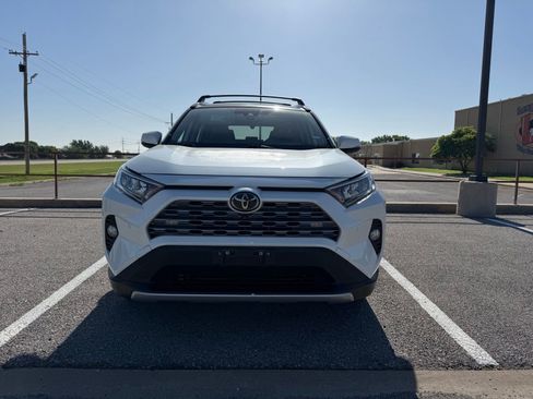 Used 2020 Toyota RAV4 Limited FWD image 3