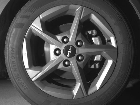 Used 2025 Kia K4 LXS image 13