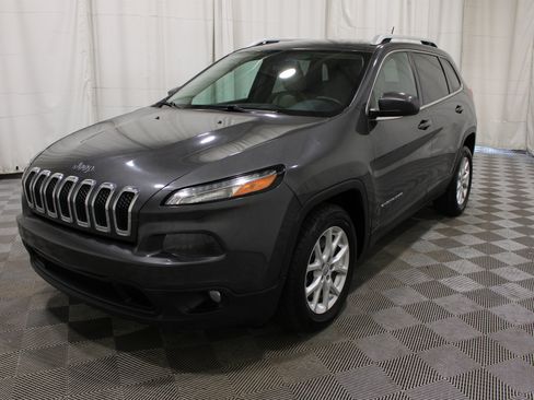 Used 2015 Jeep Cherokee Latitude FWD image 31