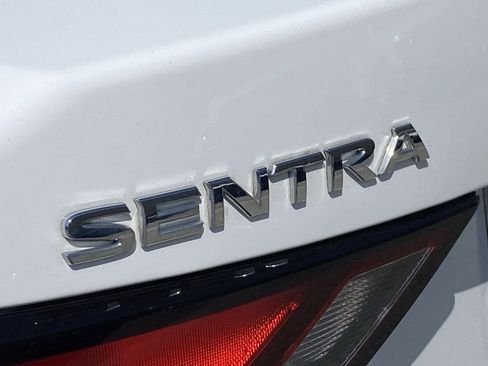Certified 2022 Nissan Sentra SV FWD image 6
