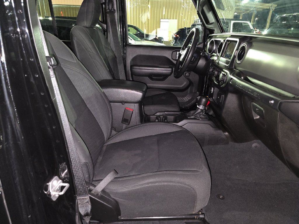 Used 2022 Jeep Wrangler Unlimited Sport AWD/4WD image 5