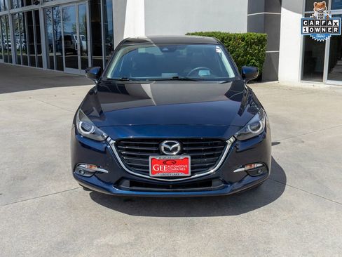 Used 2018 MAZDA MAZDA3 Grand Touring image 2