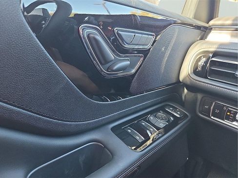 New 2026 Lincoln Aviator Premiere image 17