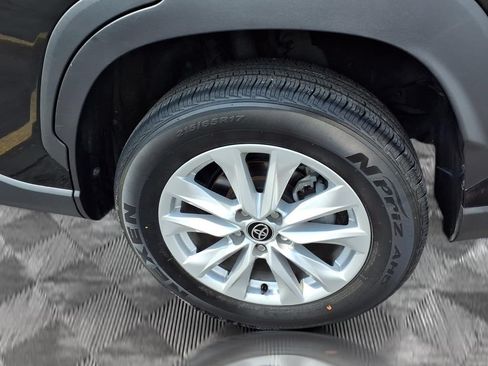 Used 2022 Toyota Corolla Cross LE FWD image 22
