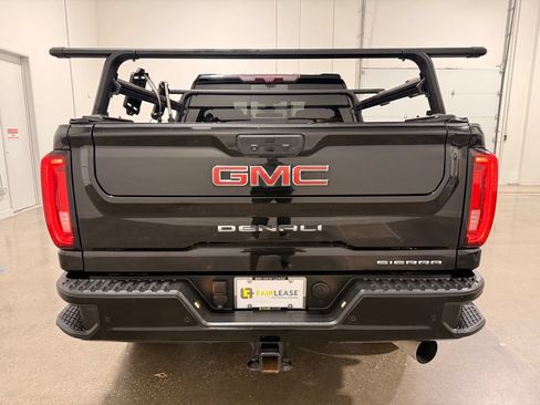 Used 2021 GMC Sierra 2500 Denali w/ Denali Black Diamond Edition AWD/4WD image 6