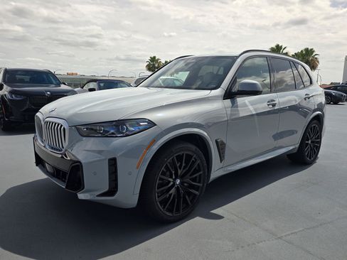 New 2026 BMW X5 xDrive40i w/ M Sport Package AWD/4WD image 6