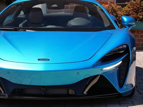 Used 2026 McLaren Artura RWD image 6