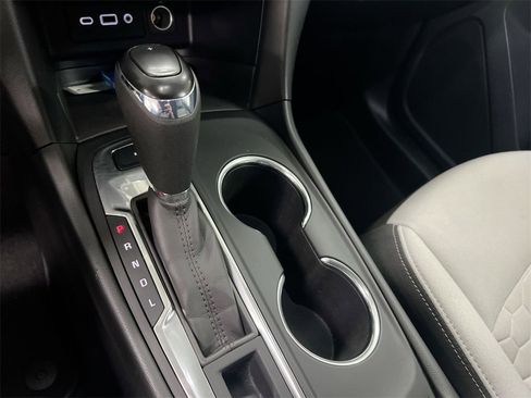 Used 2020 Chevrolet Equinox LT image 17