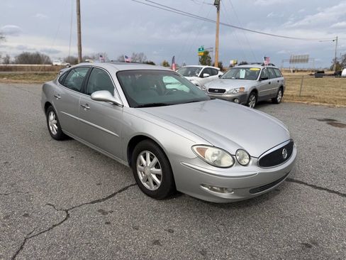 Used 2006 Buick LaCrosse CXL w/ Driver Confidence Package image 2