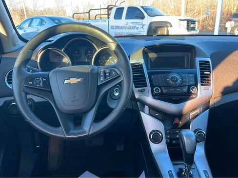 Used 2015 Chevrolet Cruze LT image 14
