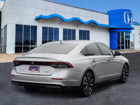 Used 2024 Honda Accord Touring image 5