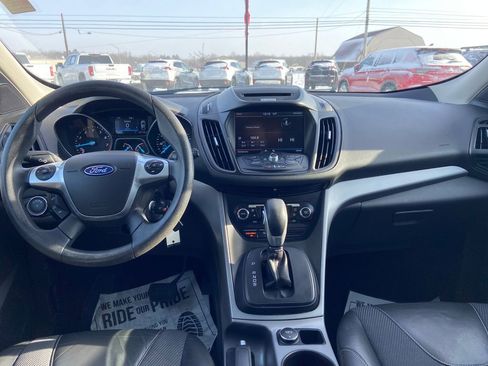 Used 2015 Ford Escape SE w/ SE Chrome Package image 19