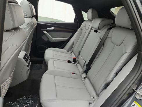 Used 2023 Audi Q5 2.0T Premium Plus w/ Premium Plus Package AWD/4WD image 13