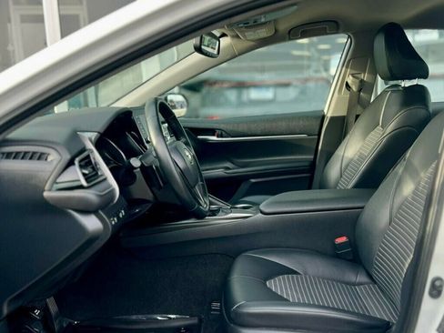 Used 2021 Toyota Camry SE image 14