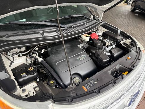 Used 2015 Ford Explorer XLT AWD/4WD image 48
