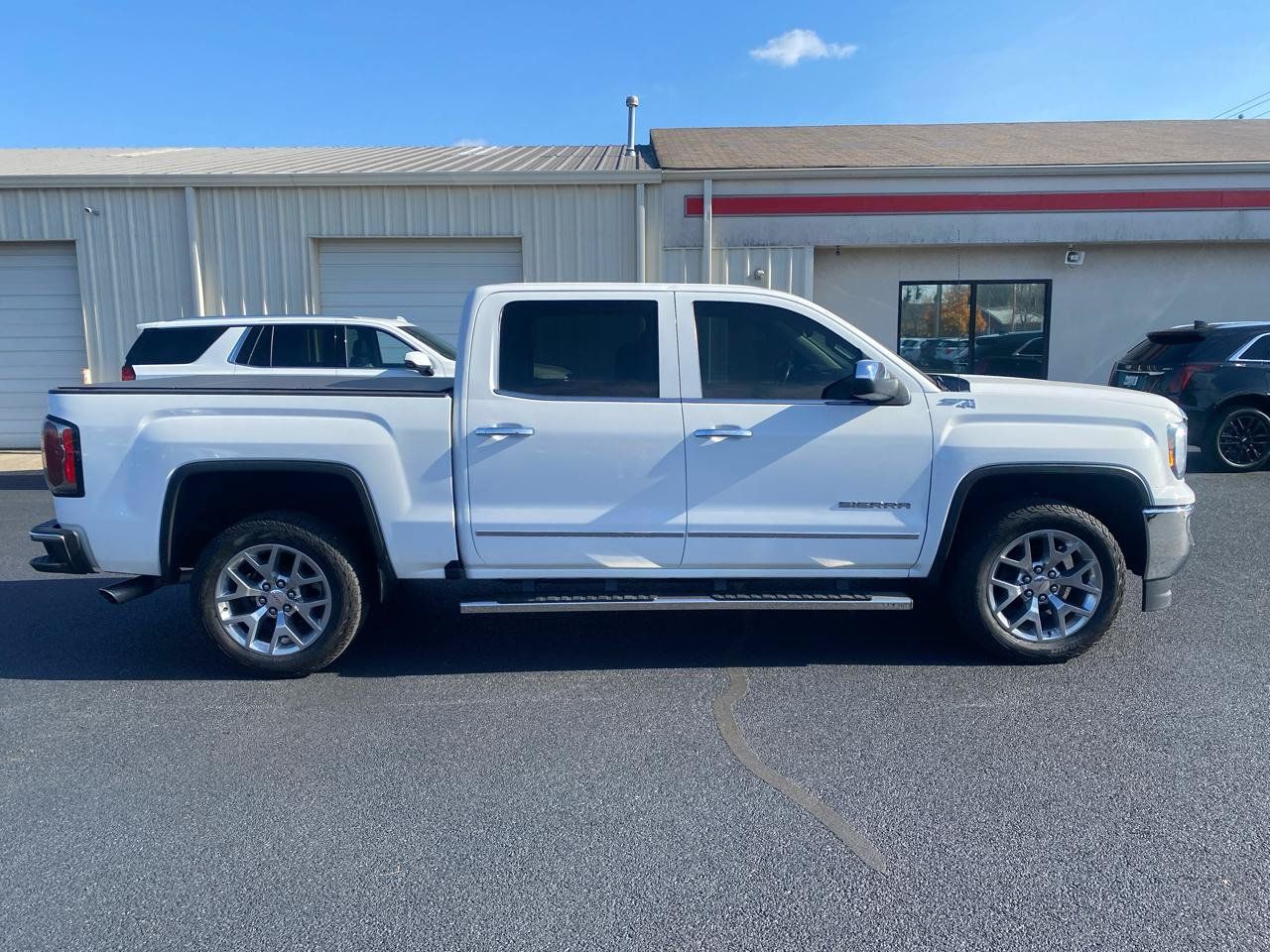Used 2018 GMC Sierra 1500 SLT AWD/4WD image 4