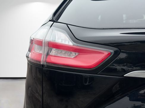 Used 2020 Ford Edge SEL w/ Convenience Package image 10