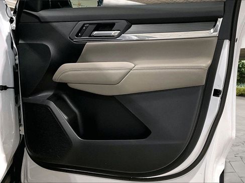 New 2026 GMC Terrain Elevation w/ Elevation Premium Package image 13