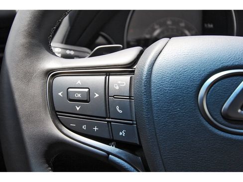 Used 2022 Lexus LS 500 RWD image 15