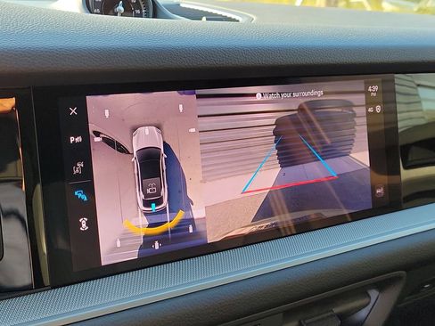 Certified 2025 Porsche Cayenne Base image 31