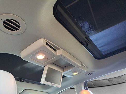 Used 2016 Chevrolet Traverse LT image 13