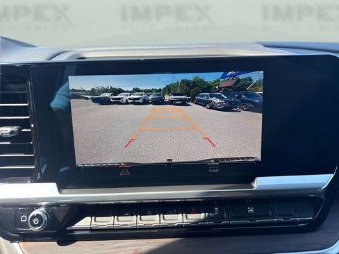Used 2022 GMC Sierra 1500 SLT w/ SLT Convenience Package AWD/4WD image 18