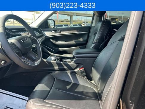 Used 2022 Jeep Grand Cherokee Limited 4xe w/ Luxury Tech Group II AWD/4WD image 36