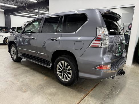 Used 2017 Lexus GX 460 Luxury w/ Preferred Accessory Package AWD/4WD image 6