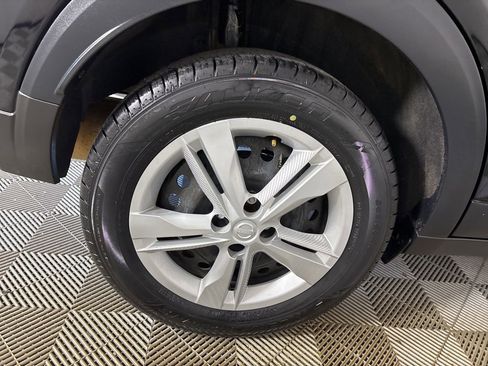 Used 2023 Nissan Kicks S image 30