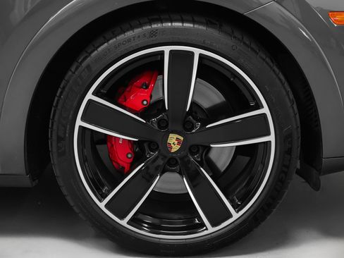 Certified 2021 Porsche Cayenne GTS AWD/4WD image 16