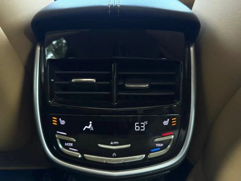 Used 2013 Cadillac XTS Premium FWD image 31